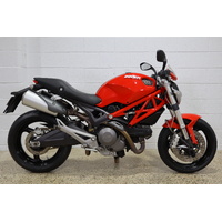 DUCATI MONSTER 696